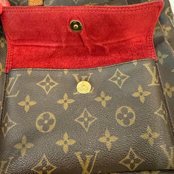 Louis Vuitton Excentri-Cité Handbag - Picture 12 of 16